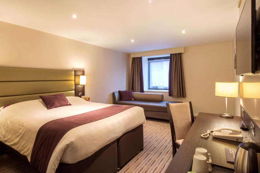 Premier Inn Liverpool City Centre - Moorfields Екстериор снимка