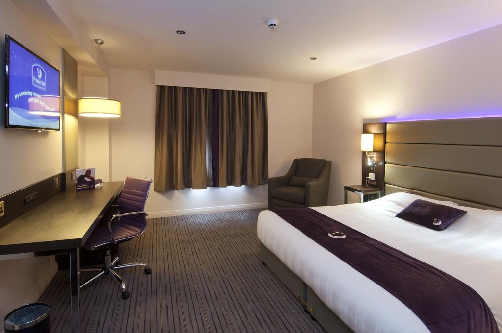 Premier Inn Liverpool City Centre - Moorfields Екстериор снимка