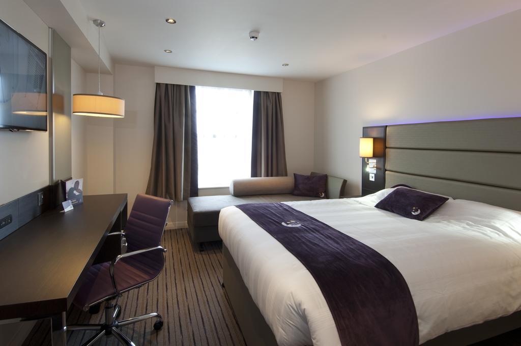Premier Inn Liverpool City Centre - Moorfields Екстериор снимка